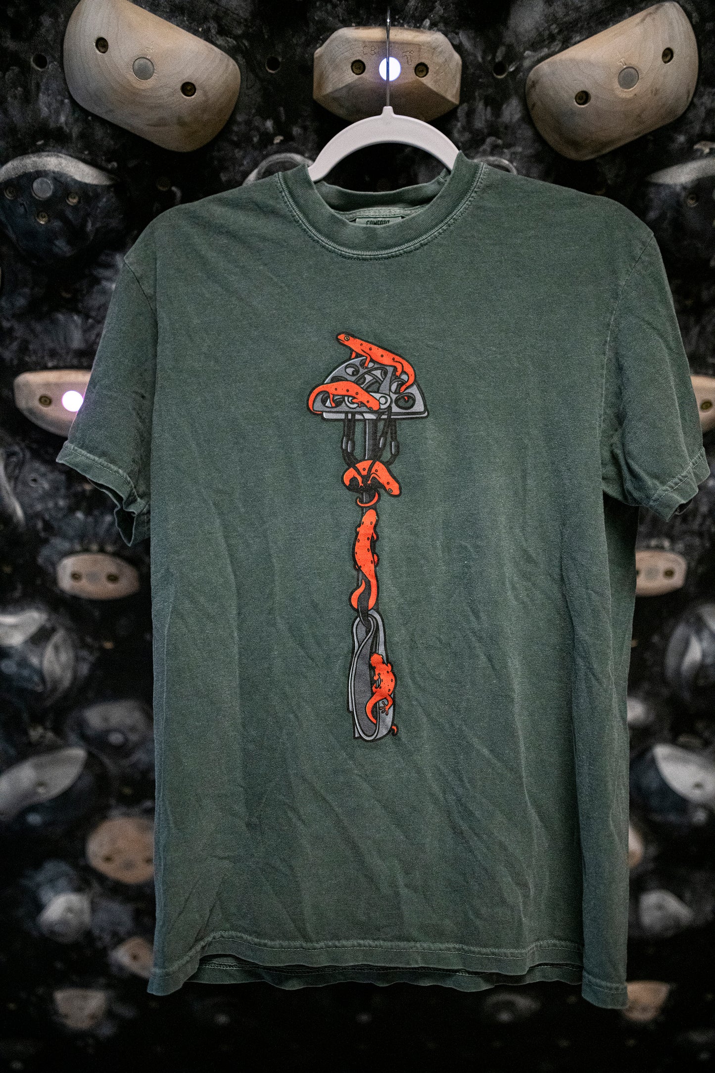 Climbing Cam and Salamander tee